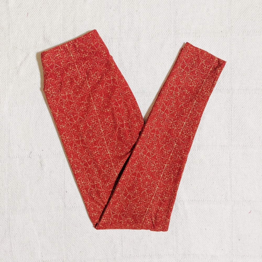LulaRoe Leggings in Red Orange Medallion Print